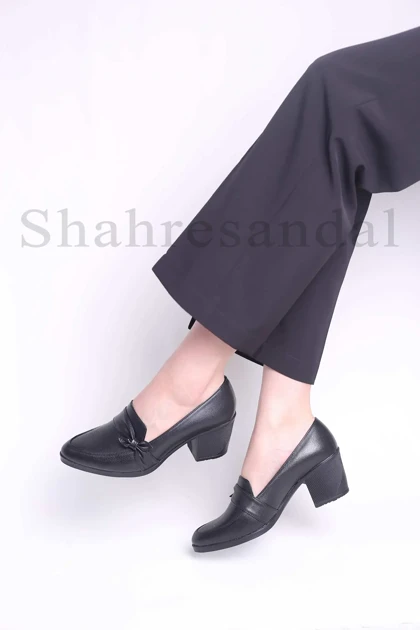 کفش پرسنلی پاشنه‌دار برگی