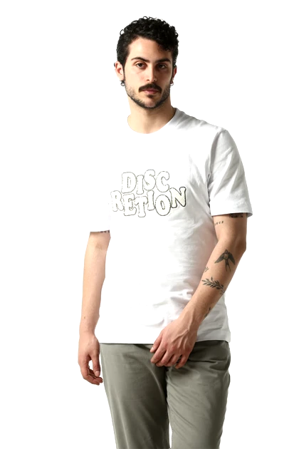 تیشرت آستین کوتاه گلدوزی مردانه