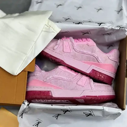 کفش لویی ویتون ترینر صورتی لی Louis Vuitton Trainer Pink Lee