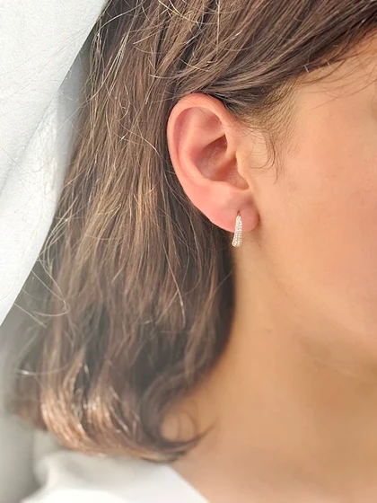 گوشواره حلقه‌ای نگین‌دار