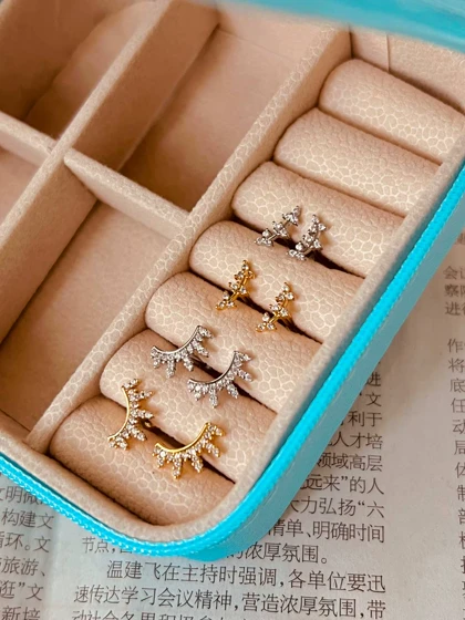 پیرسینگ گوش جواهری هلیکس