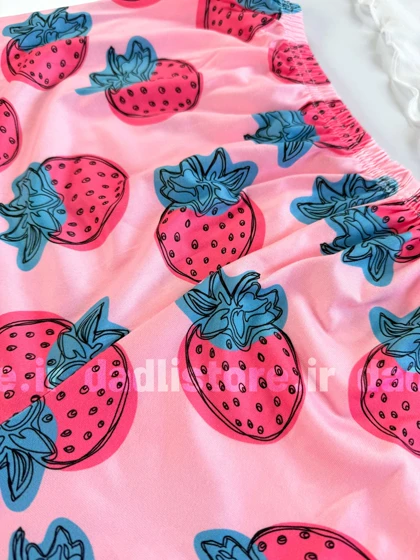 ست لباس خواب تاپ و شورتک نخ پنبه طرح توت فرنگی