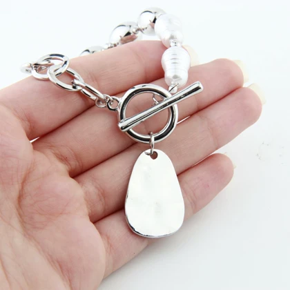 دستبند زنانه طرح سنگی