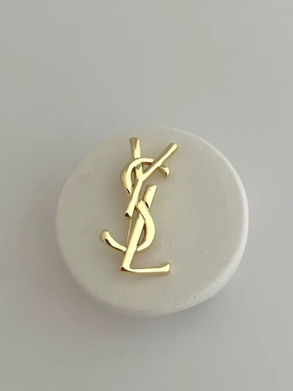 گل سینه YSL