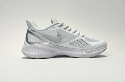 کفش ورزشی نایک گاید سفید