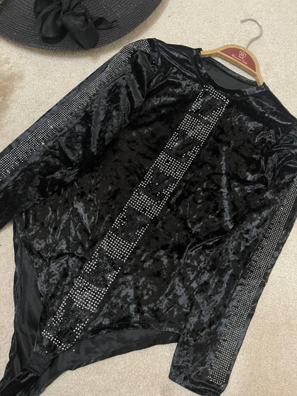 بادی مخمل نگین کار شده