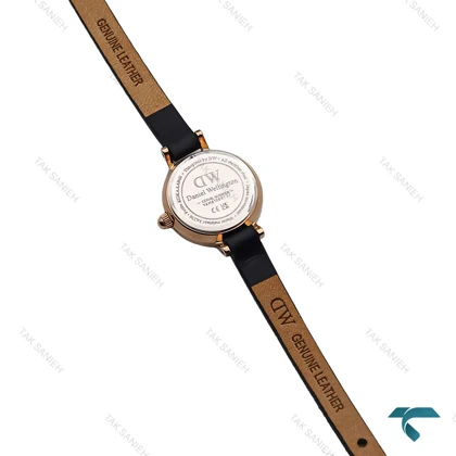 ساعت DW زنانه مینی گرد رزگلد بند چرم مشکی صفحه سفید DW-6769-L