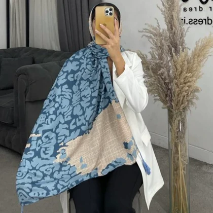 شال منگوله‌دار