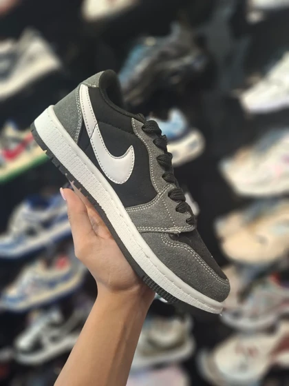 کتانی زنانه ترویس Nike jordan travis