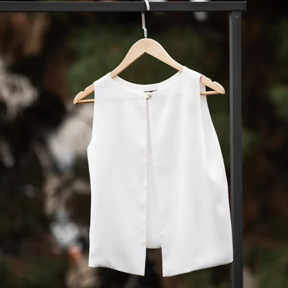 شومیز زنانه ی کرپ حریر پشت‌باز لنا (Lana) سین استایل