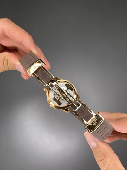 ساعت مچی پتک فیلیپ آکوانا قاب رزگلد اتوماتیک بند قهوه ای Patek Philippe Aquanaut