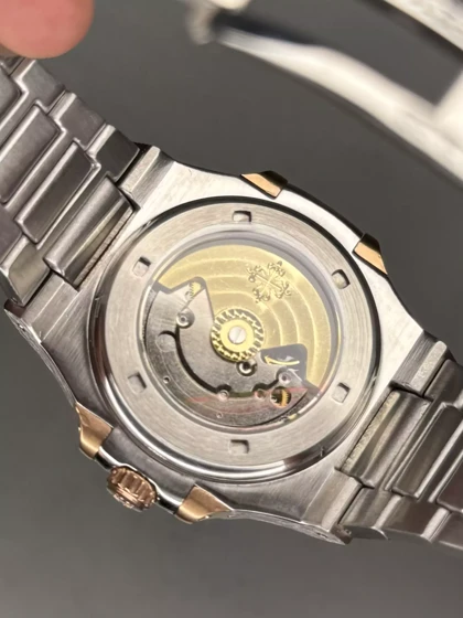 ساعت مچی پتک فیلیپ ناتیلوس رزگلد صفحه شکلاتی Patek Philippe Nautilus