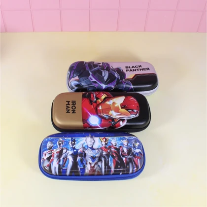 جامدادی Avengers با طراحی تیم قهرمانان