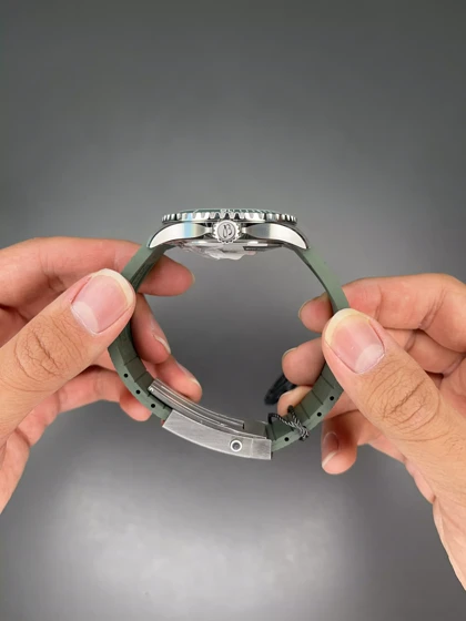 ساعت مچی برایتلینگ موتور اتوماتیک بند رابر سبز Breitling