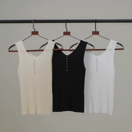 تاپ جلو نگین