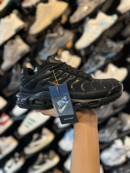 کتانی مردانه نایک ایرمکس تن ان