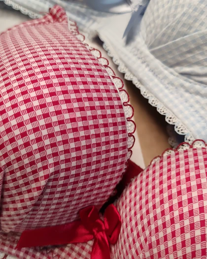 سوتین زنانه نخی بدون فنر طرح چهارخونه (کاپ اسفنجی سبک)