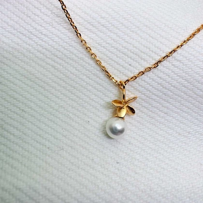 گردنبند ژوپینگ مدل «شکوفه و شبنم» | رقص گل طلایی با آویز مروارید