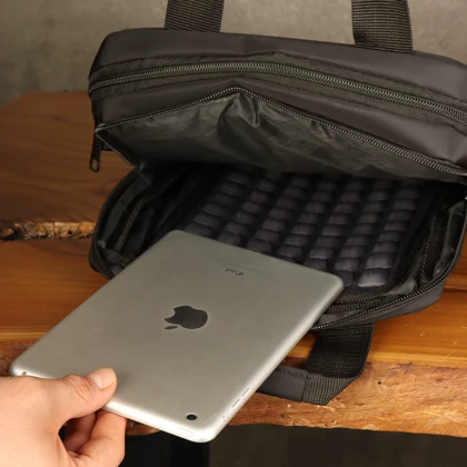 کیف دوشی مردانه بیورا مدل dbb7