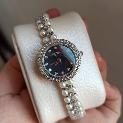 ساعت مچی زنانه مرواریدی رویال سیلور صفحه مشکی رنگ ثابت