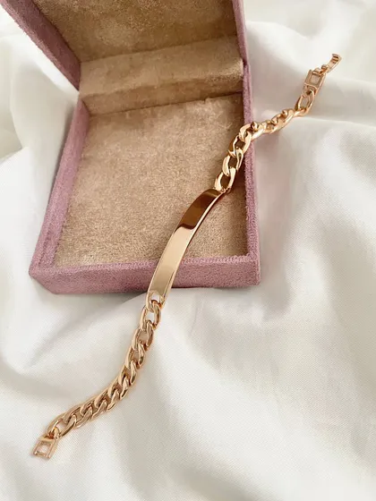 دستبند کارتیه پلاک دار