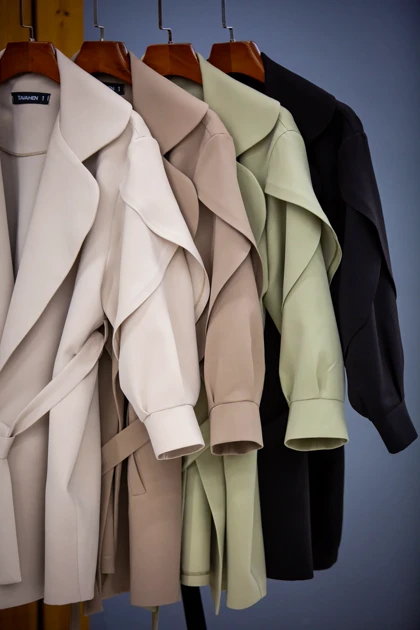 مانتو مازراتی استین شنل دار