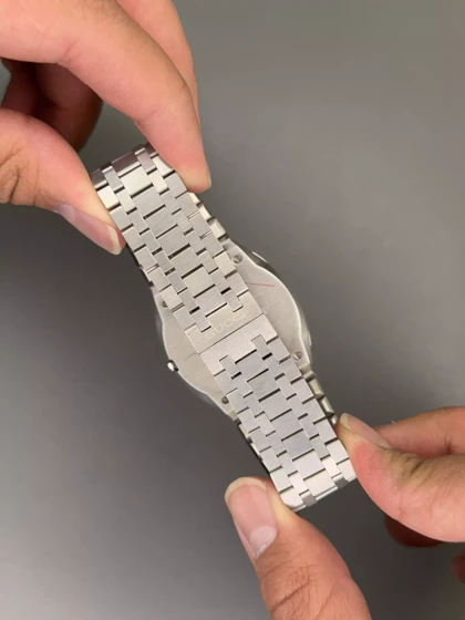 ساعت مچی گوچی بند سیلور صفحه سفید Gucci