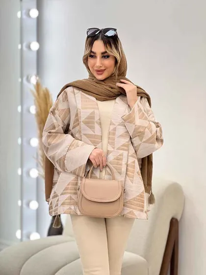 مانتو لبه مغزی دوزی طرح دار