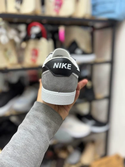 کتانی نایک مدل کیلشات سفید طوسی