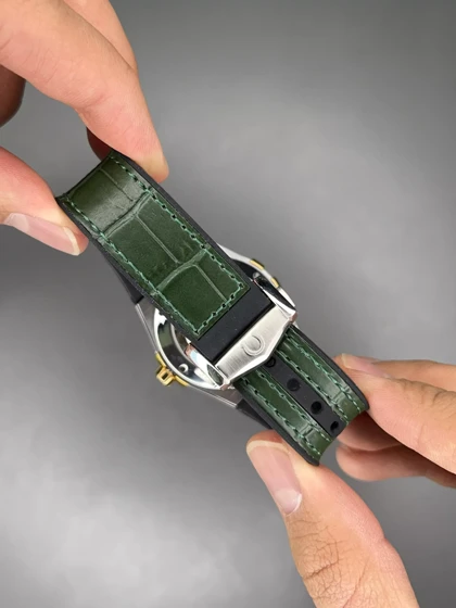 ساعت مچی امگا کانستلیشن بند سبز صفحه سبز Omega Constellation