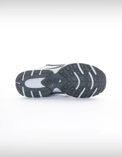 کفش روزانه Unisex نایک Nike Nike V5 RNR U