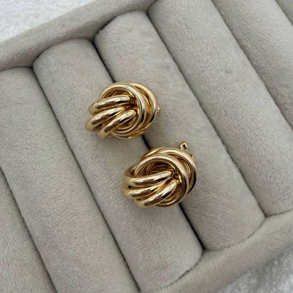 گوشواره طرح گره طلایی