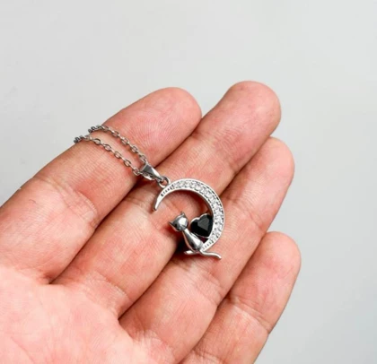 گردنبند ماه نگین‌دار🌙💎