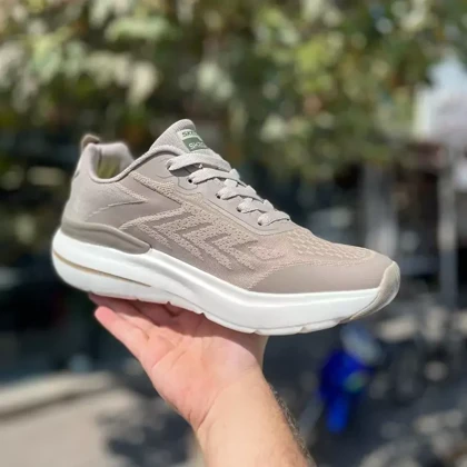 کفش پیاده روی اسکچرز مدل Go run با زیره طبی کرم