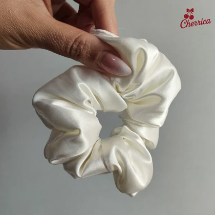 کش اسکرانچی ساتن سایز بزرگ سفید کد 34