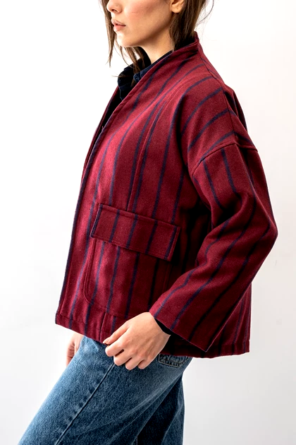 کت جیب‌دار یقه ایستاده زنانه