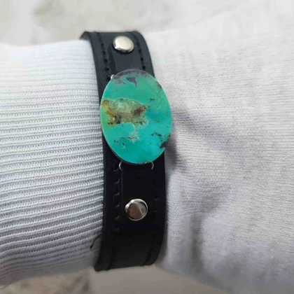 دستبند چرمی با سنگ فیروزه نیشابور اصل کد 1