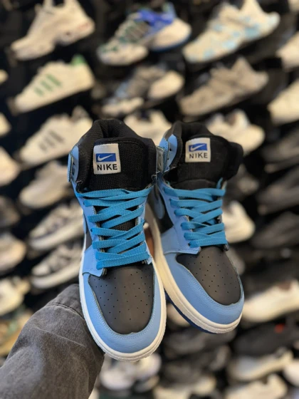 کتانی مردانه جردن وان ساق‌دار مشکی آبی