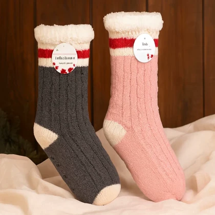 پاپوش زنانه پشمی داخل خزدار بافت طرح پیچ – کف استپ‌دار و فوق‌گرم