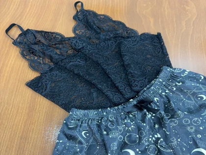 ست نیم‌تنه گیپور و شلوارک طرح کهکشان 101