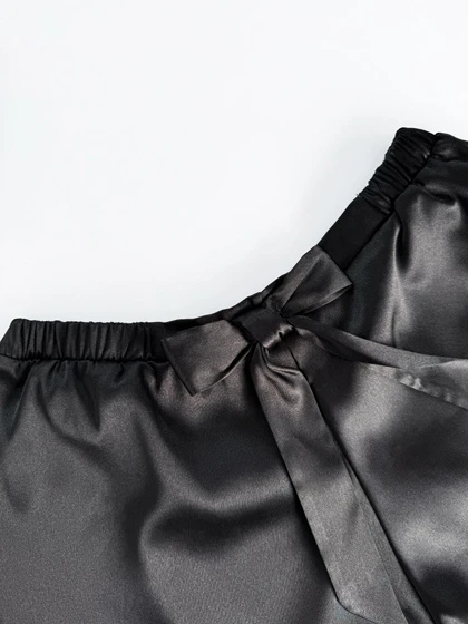 ست لباس خواب نیم‌تنه بند ضربدری و شورتک ساتن