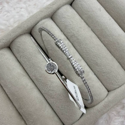 بنگل نقره ای پاپیون نگین‌دار