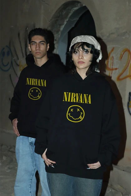 هودی مشکی اسپرت طرح Nirvana 6 - فواصل