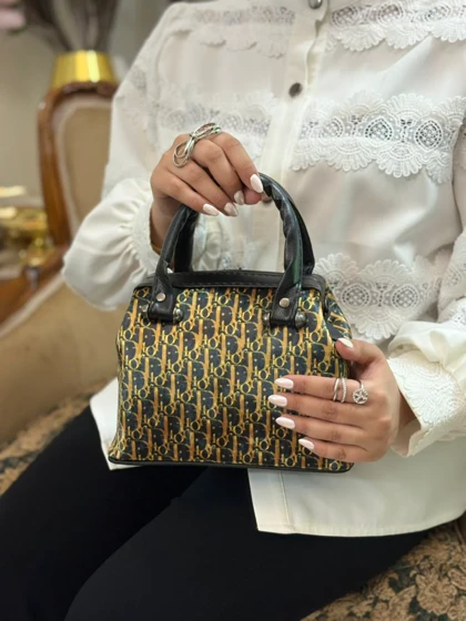 کیف گاو صندوقی زنانه دیور