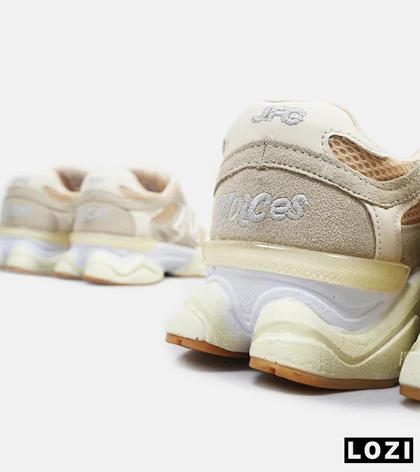 کفش کتانی زنانه طوسی گلبهی NEW BALANCE 9060