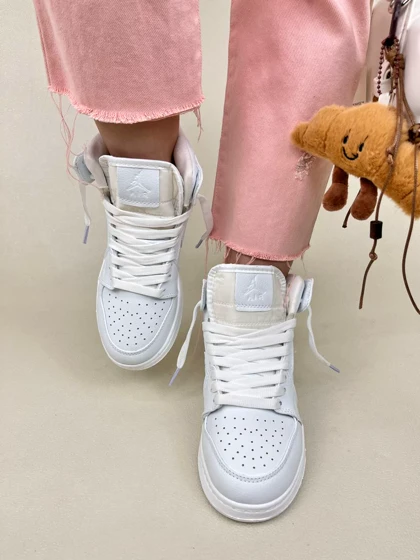 کتانی ساق‌دار زنانه ایر جردن 1 1 NIKE AIR JORDAN کد 912