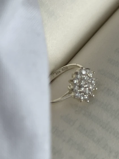 انگشتر نقره نگین‌دار