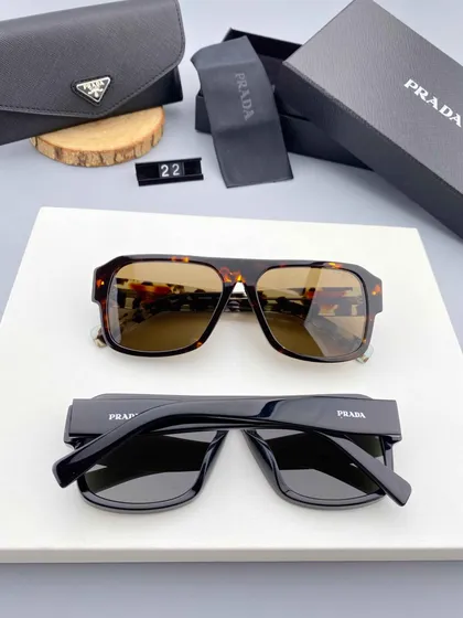 عینک افتابی برند پرادا مدل PR22