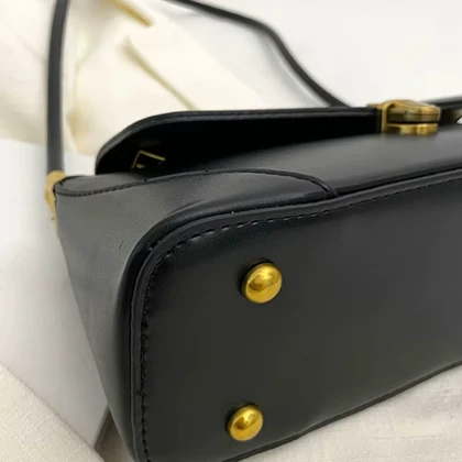 کیف دوشی وارداتی زنانه برند FASHION&BAGS کد FS989