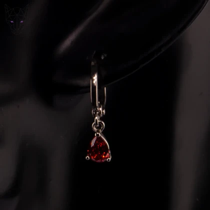 گوشواره حلقه‌ای زمرد اشک و خون ژوپینگ